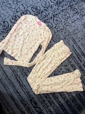 Edikted size small Cream Floral Long-Sleeve Pajama Set with Pink Roses